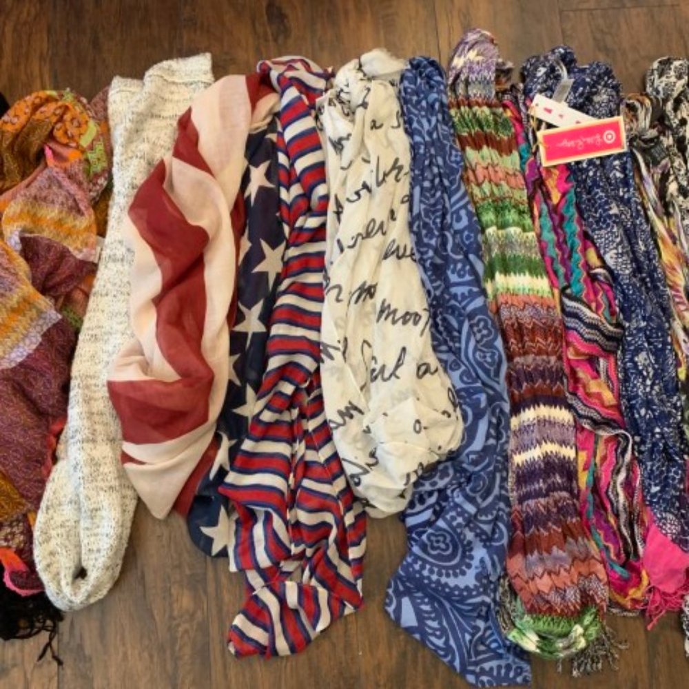 Various 17 Scarfs